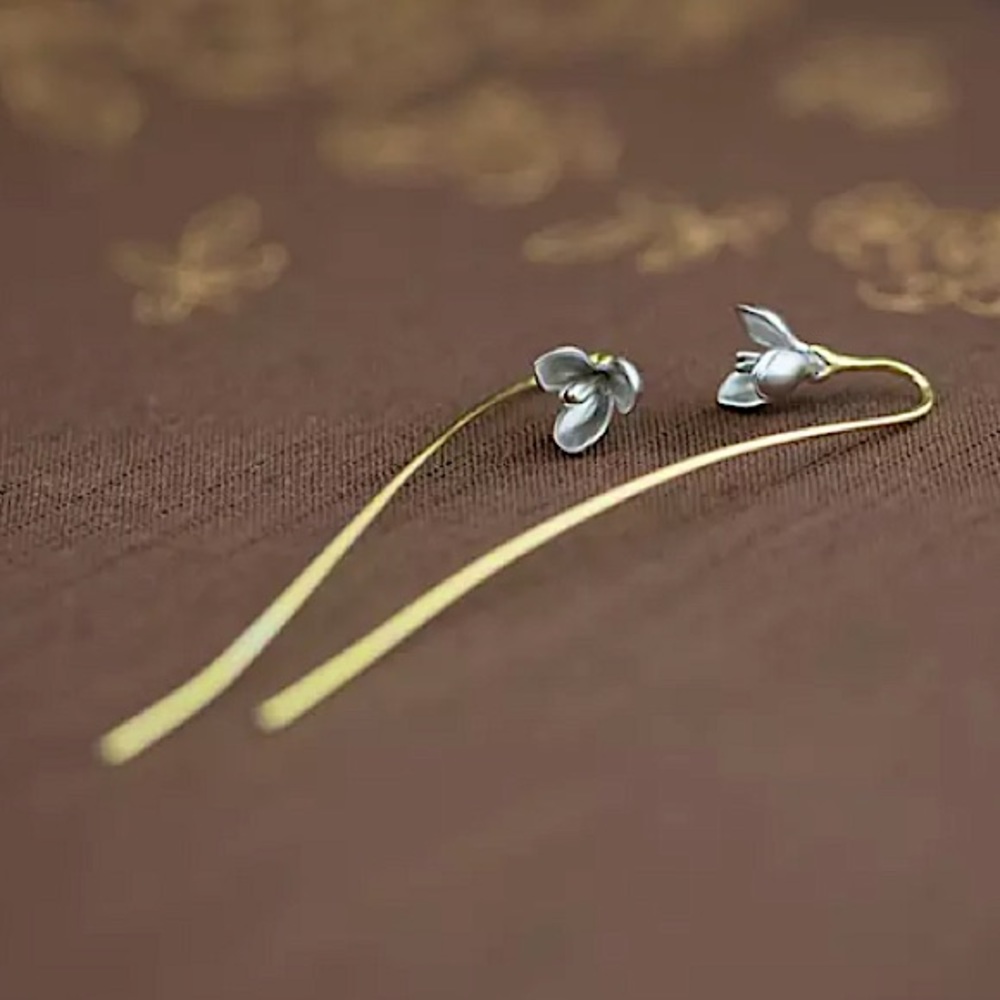Minimalist Three Petal Flower Oriental Earrings - Picture 1 of 6